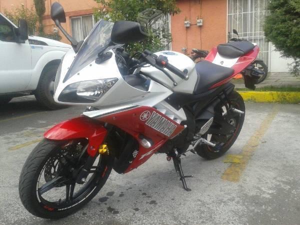 Excelente Yamaha r15 -14