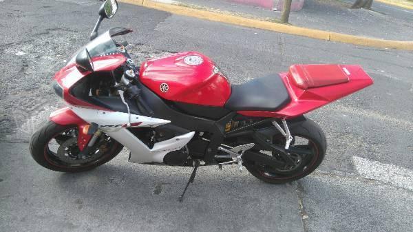 moto r1 -02