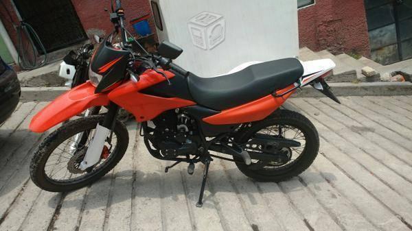 Motocicleta DM200 -14