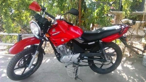 Se bende esta bonita motocicleta YAMAHA -12