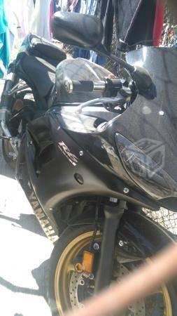 Motocicleta Yamaha -09