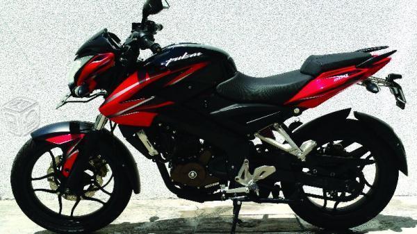 Pulsar 200, deportiva, negra-rojo, nueva -15