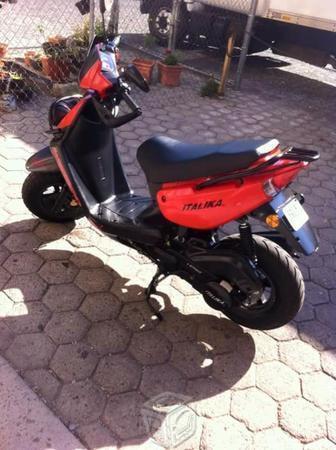 Moto italika 150 ws