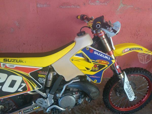 Impecable suzuki 250 con extras -05