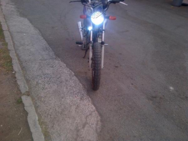 Moto Honda Titan -03