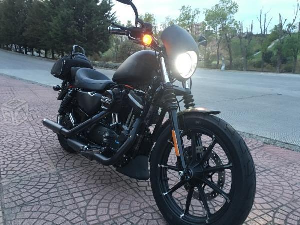 Harley Davidson Sportster Iron 883 -16