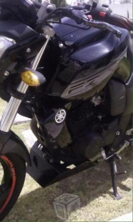 Motocicleta Yamaha FZ6 -14