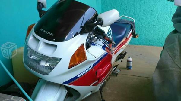 Honda cbr 1000cc -91