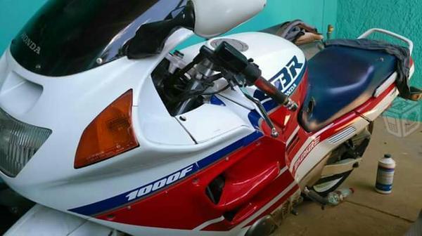 Honda cbr 1000cc -91