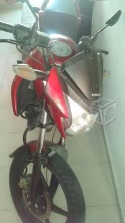 Moto Honda Invicta -13