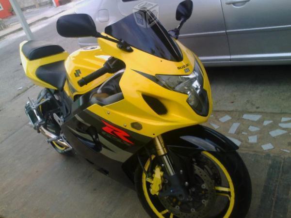 Impecable suzuki 750 o cambio con auto -04