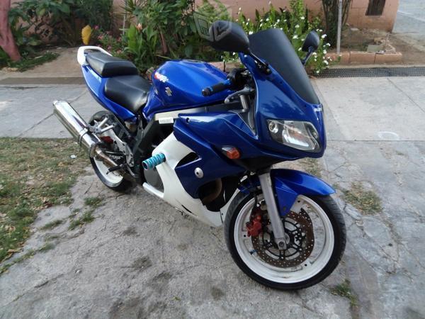 Suzuki 650 gsx año -05