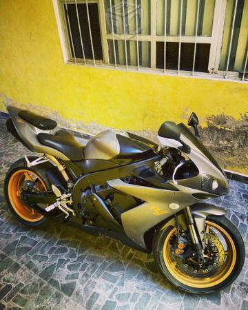 Yamaha R1 impecable -05