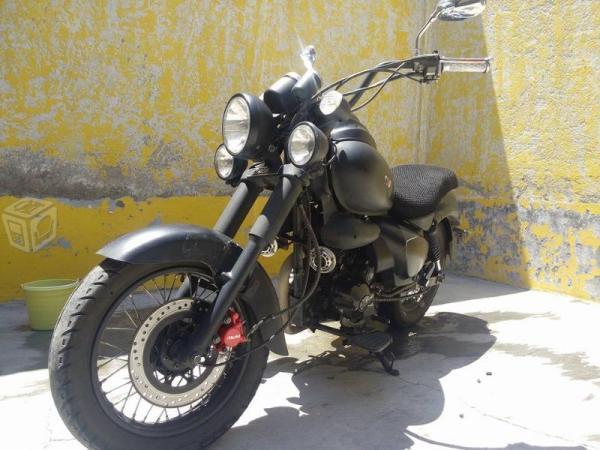 Bonita moto tipo choper, TC-200 -14