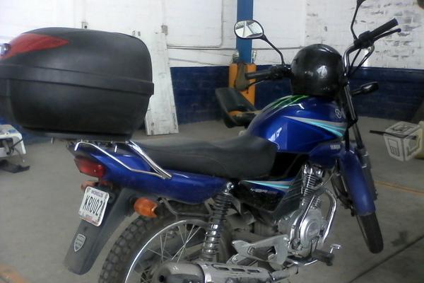 Hermosa moto Yamaha -14