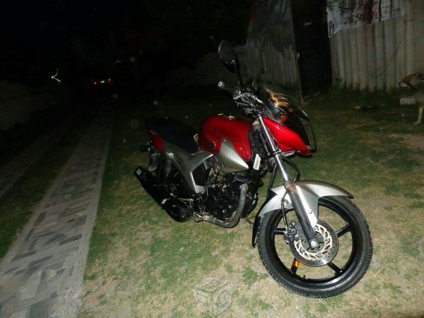 Viendo yamaha sz16R -13