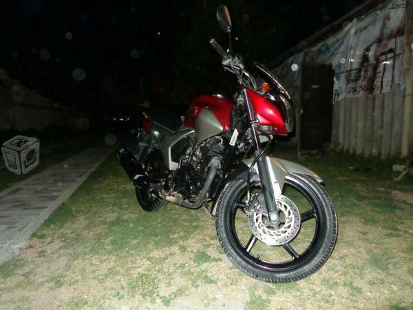 Viendo yamaha sz16R -13