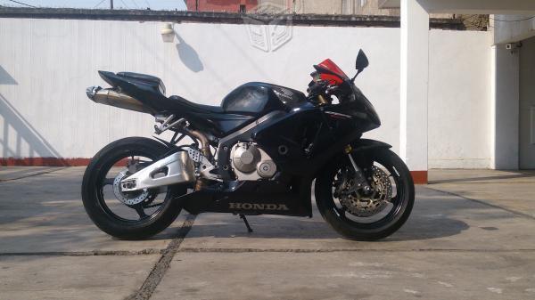 Moto deportiva honda 600rr -05