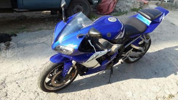 Yamaha R1, 2002 -02