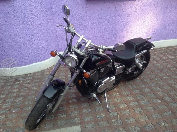 Excelente Shadow Spirit 750cc -01