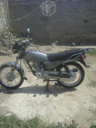 Vendo Moto Honda 125 -16