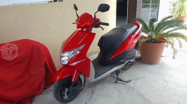 Scooter honda rojo mod dio -15