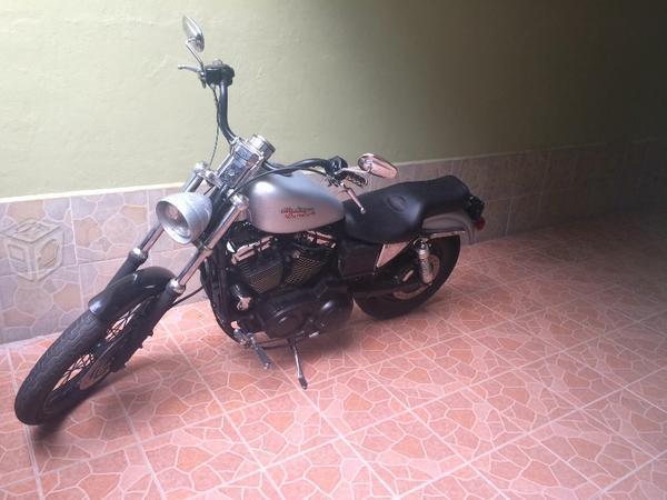 Harley Sporster 1200 título limpio -01