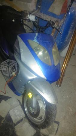 Vendo motoneta marca vento -06