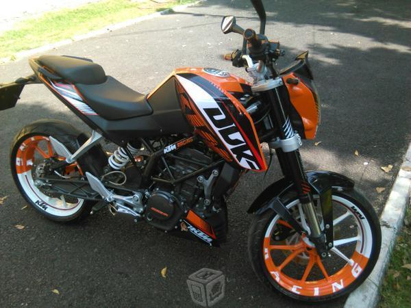 Bonita y correlona ktm -12