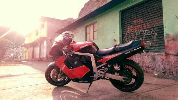 En muy excelentes condiciones GSX-R 750 -91