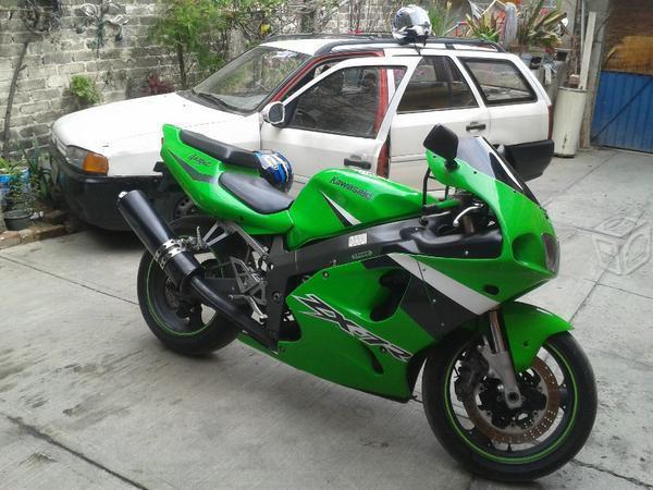 Kawasaki ninja zx7R