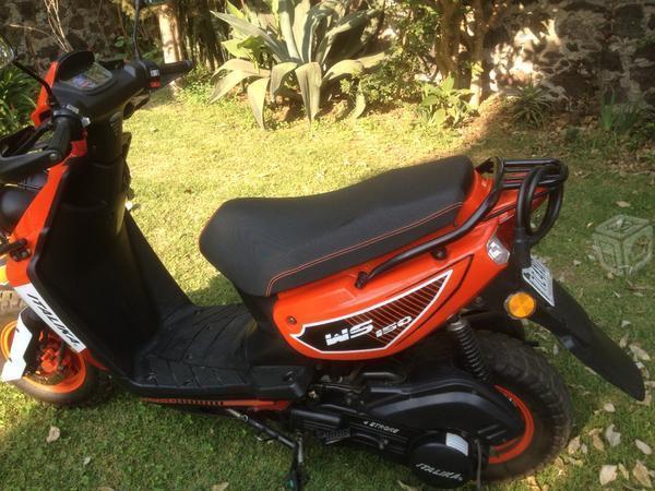 Italika scooter 150 cc
