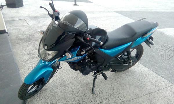 Vendo moto yamaha -16