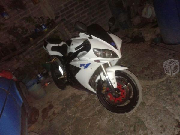 bonita yamaha r1 -04