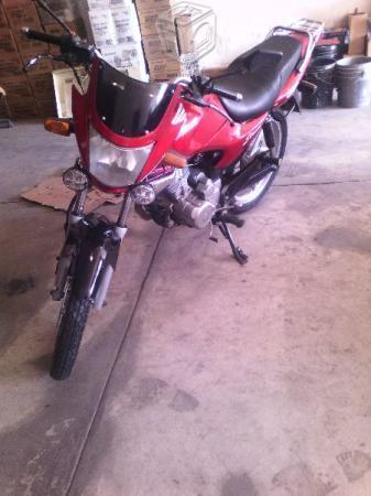 Se vende honda invicta -08