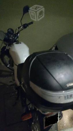 Motocicleta yamaha -12