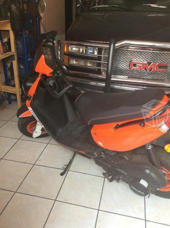 Exelente moto y casi nueva -15