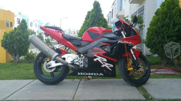 Hermosa honda cbr 954rr -02