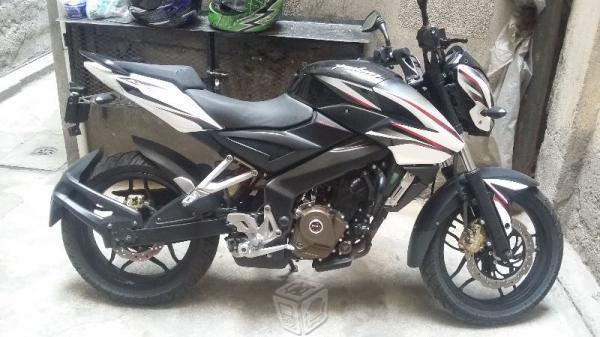 Excelente Bajaj Pulsar 200 ns -14