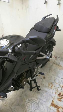 Pulsar 200NS negra como nueva -16