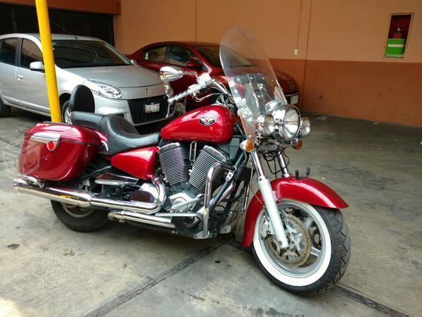 Excelente victory touring -04