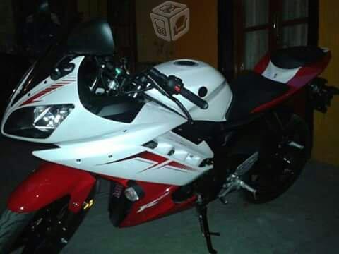 Vendo moto R 15 -14