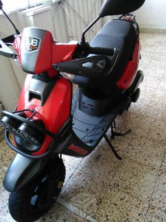 Excelente ws roja con placas -15