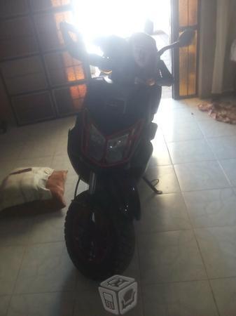 Vendo moto neta