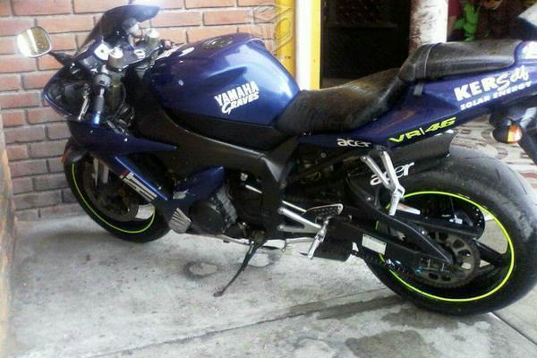 Yamaha r1 precio a tratar -02