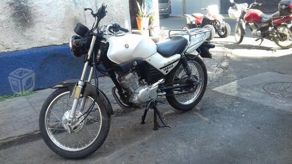 Motocicleta yamaha YBR 125cc -12