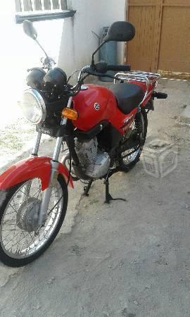 Motocicleta yamaha -14