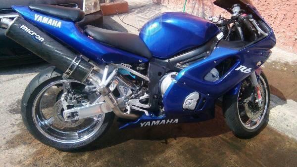 Yamaha R6 azul -02
