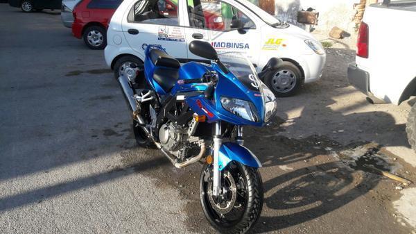 Bonita suzuki 650 sv jala al 100 % -06