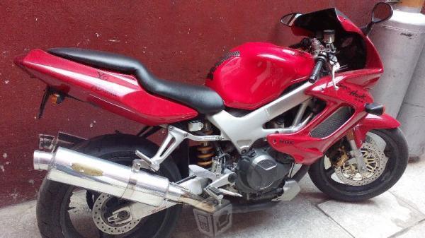 Honda vtr super hawk 996cc -98